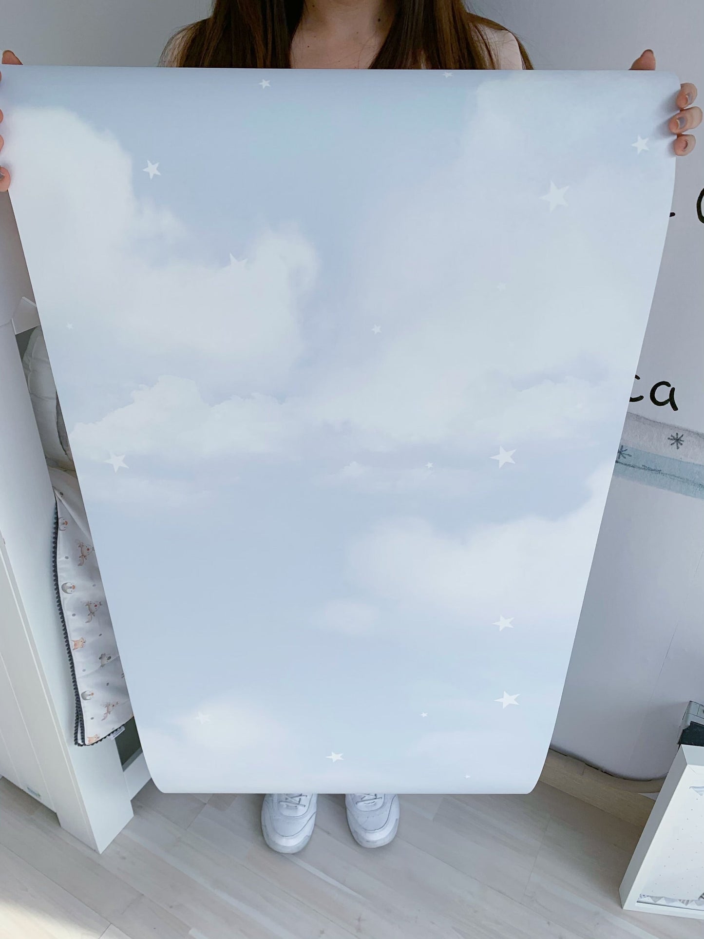 Papel pintado autoadhesivo infantil nubes azul y rosa 50x300 cm Happyclouds
